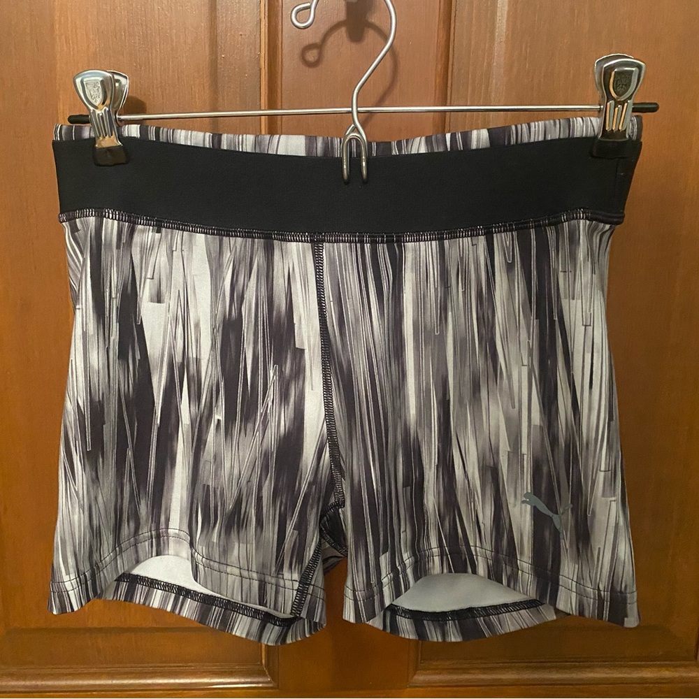 Puma Spandex Shorts in Grey and White Pattern in Size Small